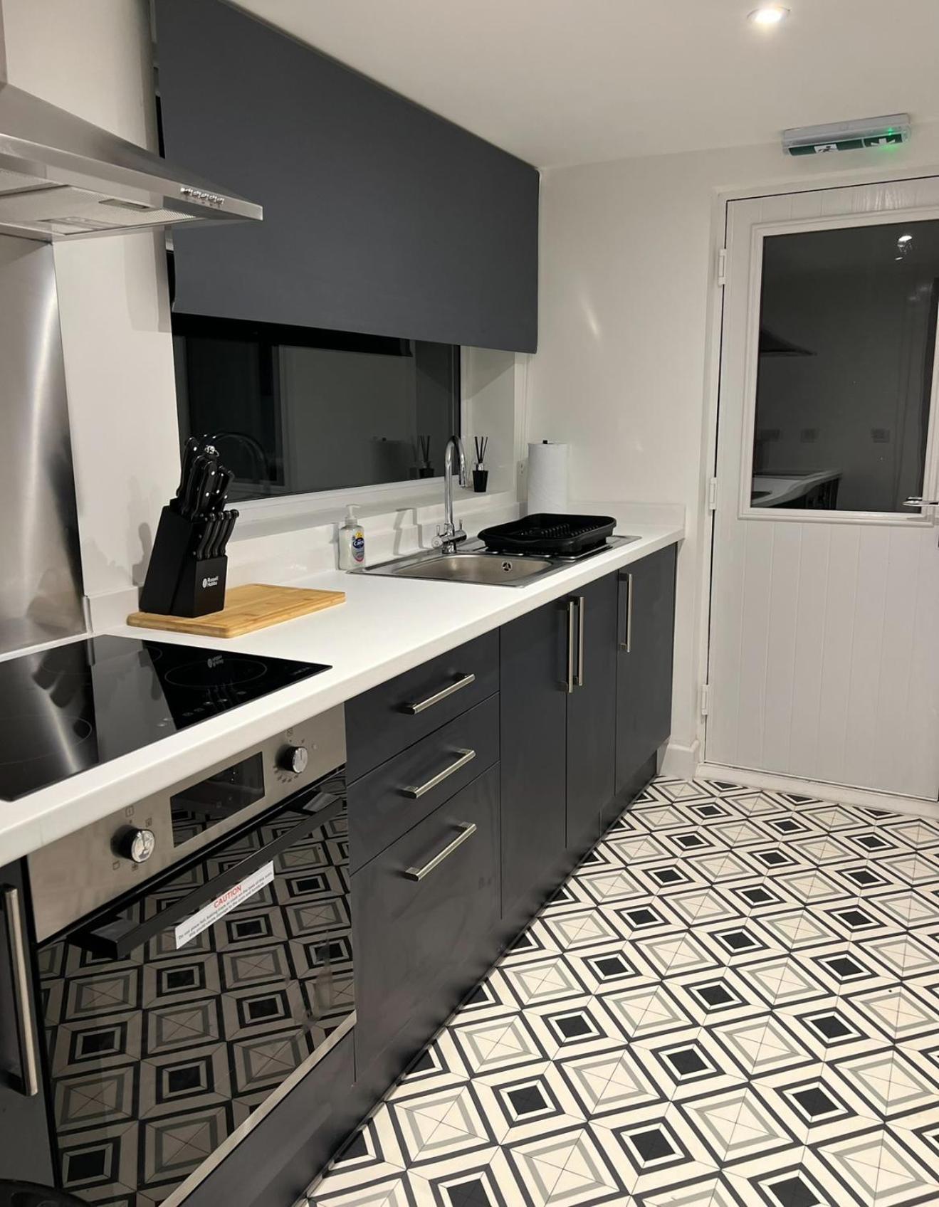 Melrose Street House Share *